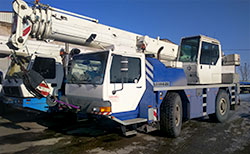 jeřáb Groove GMK 2035 35 t jeřáb Groove 35t